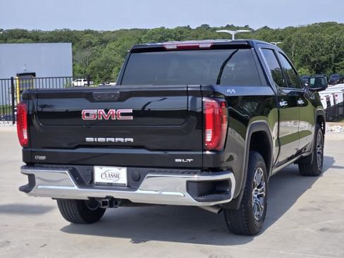 Used 2025 GMC Sierra 1500 SLT AWD/4WD image 8