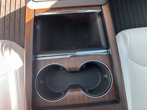 Used 2022 Tesla Model S image 21