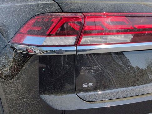 Used 2024 Volkswagen Atlas Cross Sport SE image 14