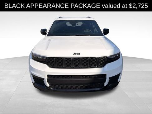 Used 2025 Jeep Grand Cherokee L Limited w/ Black Appearance Package AWD/4WD image 2