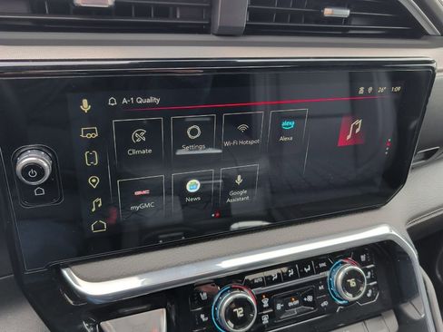 Used 2025 GMC Sierra 3500 Denali w/ Denali Reserve Package image 23