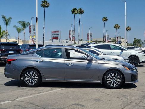 Used 2023 Nissan Altima 2.5 SV FWD image 30