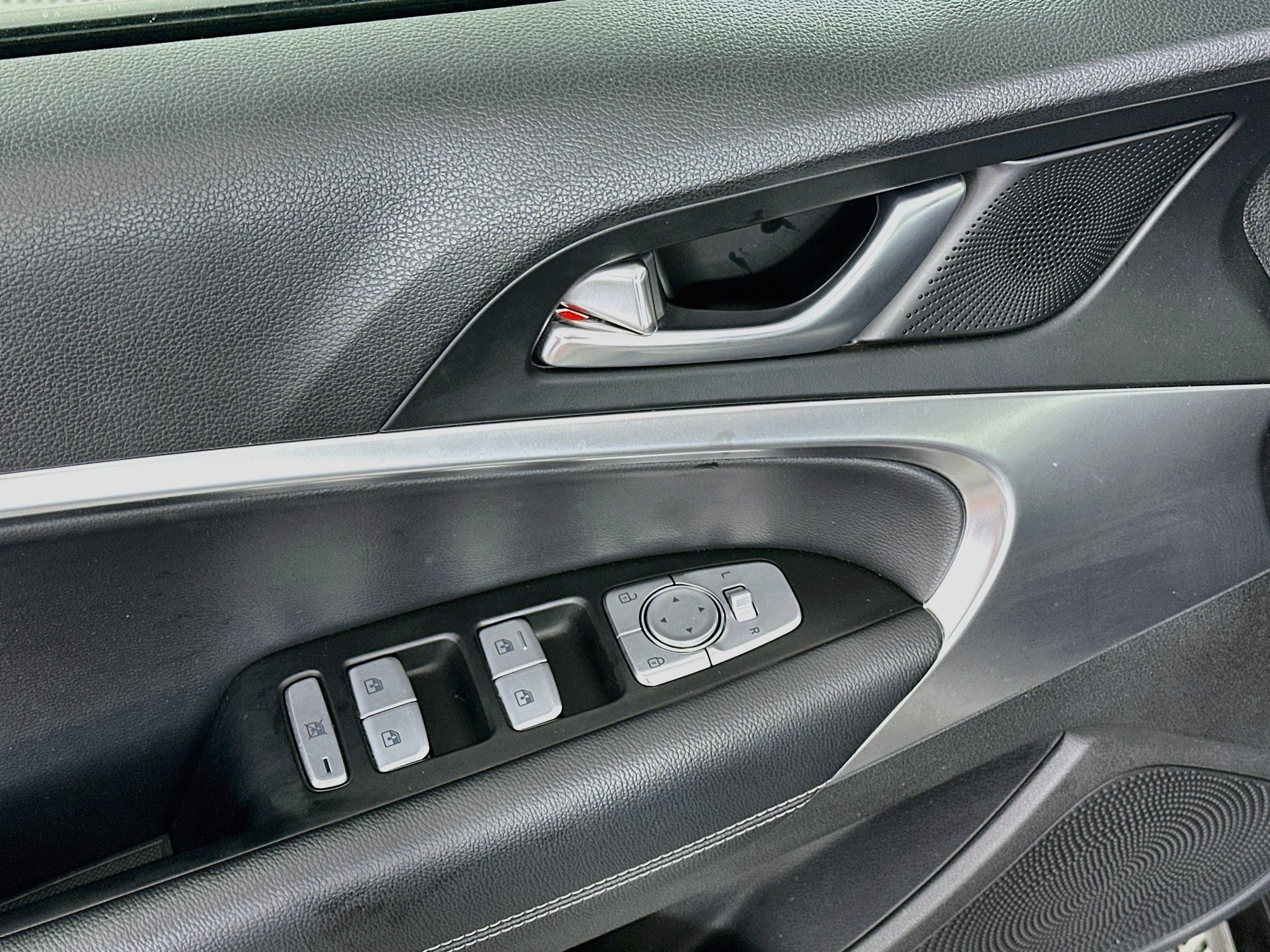 Used 2026 Genesis G70 2.5T RWD image 15