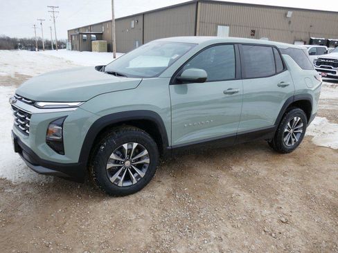 New 2026 Chevrolet Equinox LT image 7