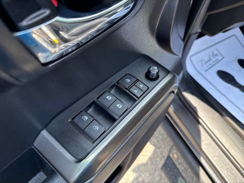 Used 2022 Toyota Tacoma TRD Off-Road AWD/4WD image 13