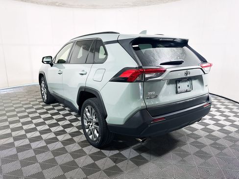 Used 2023 Toyota RAV4 XLE Premium FWD image 5