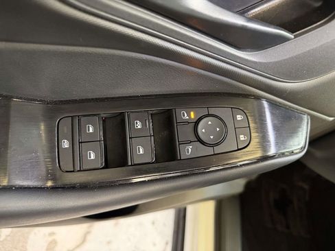 Used 2026 Nissan Rogue S AWD/4WD image 9