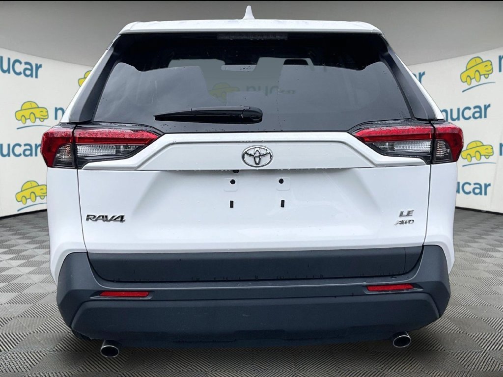 Used 2025 Toyota RAV4 LE AWD/4WD image 3