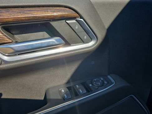 Used 2022 GMC Sierra 1500 SLE w/ Preferred Package image 16