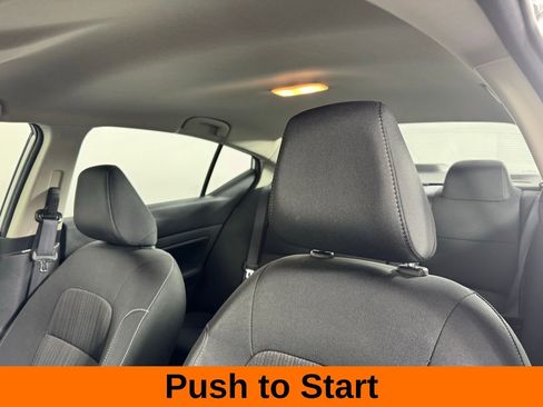 Used 2024 Nissan Altima 2.5 SV image 8