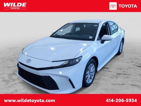 Used 2026 Toyota Camry LE FWD image 1