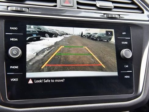 Certified 2024 Volkswagen Tiguan SE image 13