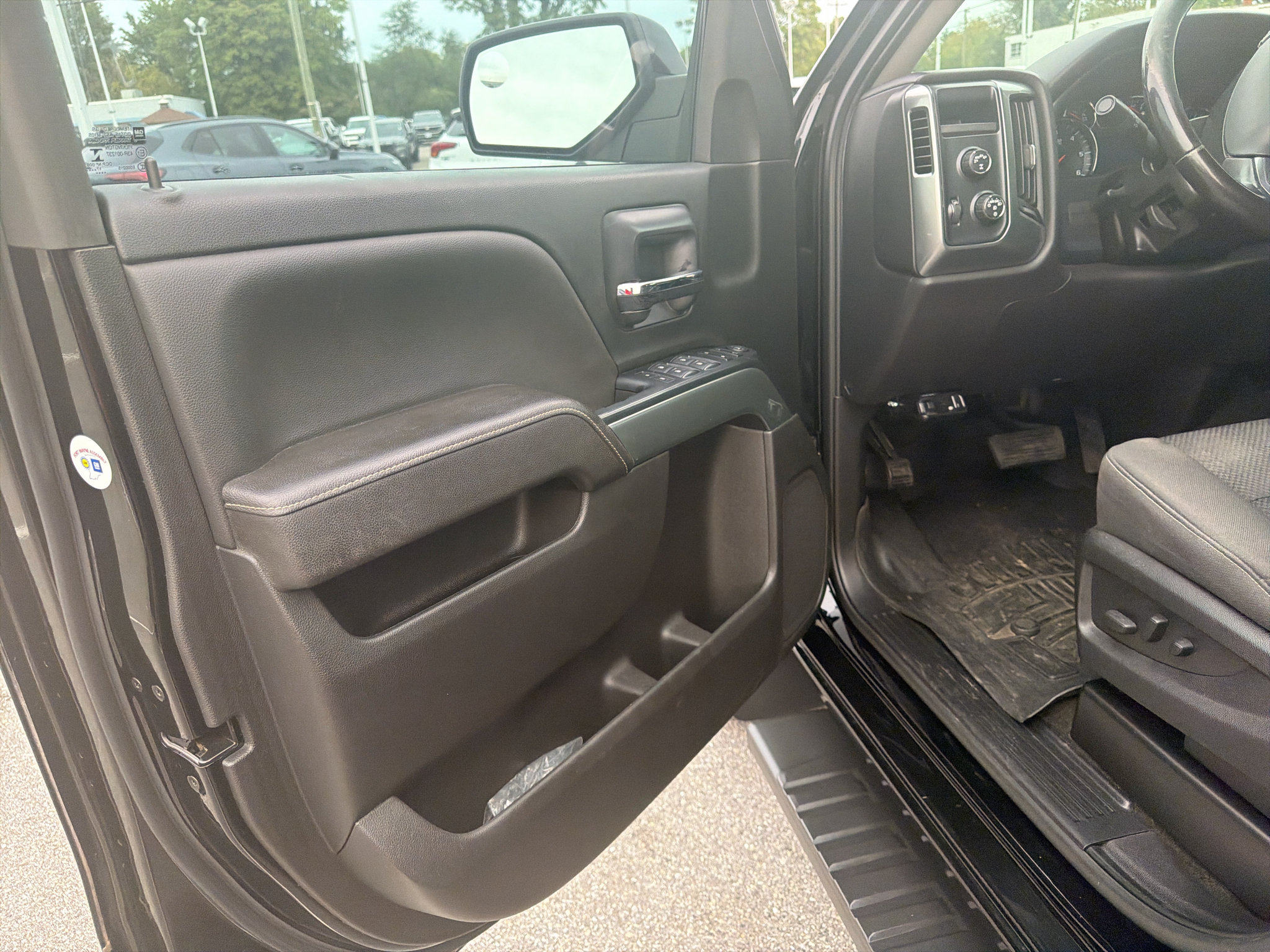 Used 2017 Chevrolet Silverado 1500 LT w/ All Star Edition AWD/4WD image 7