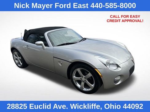 Used 2007 Pontiac Solstice Convertible w/ Premium Package RWD image 1