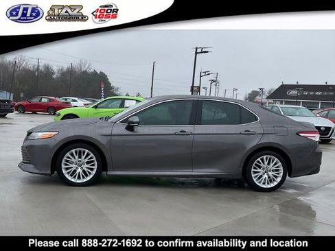 Used 2018 Toyota Camry XLE image 4