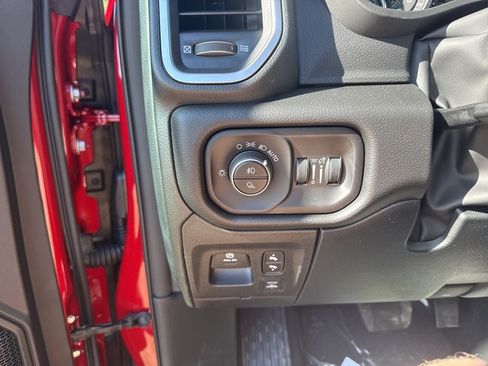 New 2026 RAM 1500 4x4 Crew Cab image 17