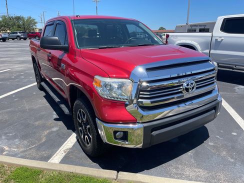 Used 2017 Toyota Tundra SR5 w/ SR5 Upgrade Package RWD image 3
