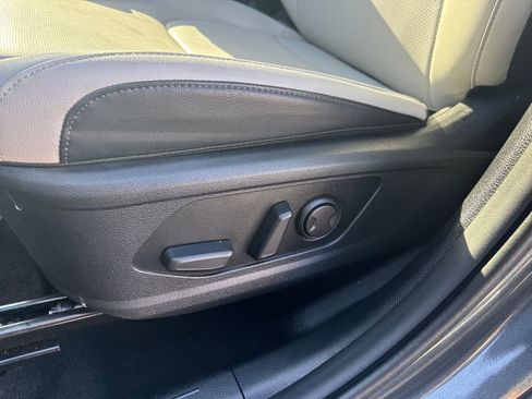 Used 2024 Kia Sportage EX image 22