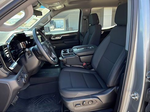 Used 2024 Chevrolet Silverado 1500 LT Trail Boss w/ LPO, Dark Essentials Package image 10