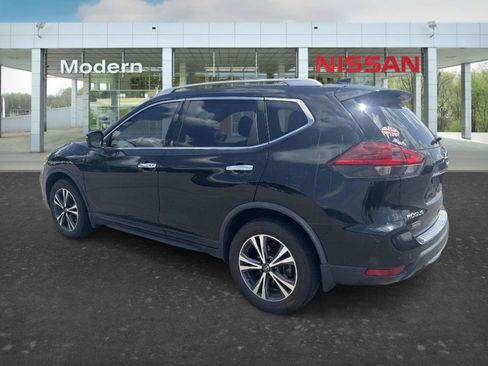 Used 2019 Nissan Rogue SV w/ Premium Package FWD image 3