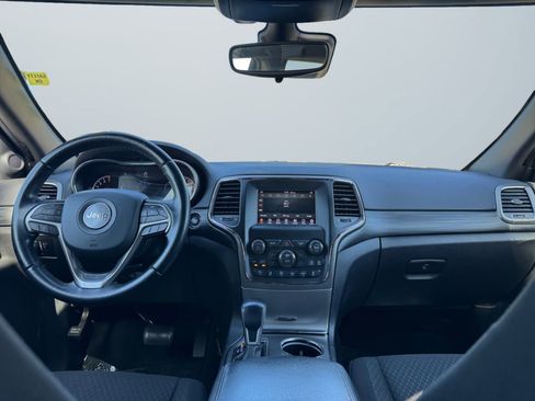 Used 2021 Jeep Grand Cherokee Laredo image 10