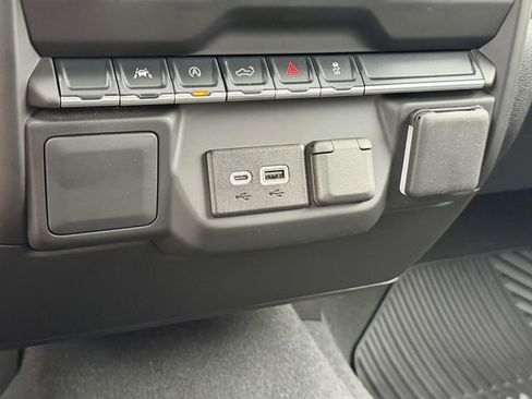 Used 2025 Chevrolet Silverado 1500 Custom AWD/4WD image 30