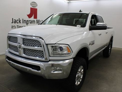 Used 2016 RAM 2500 Laramie AWD/4WD image 2