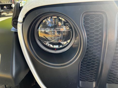 Used 2022 Jeep Wrangler Unlimited Sport w/ Sun And Sound Package image 12