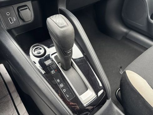 Certified 2022 Nissan Versa SV image 31