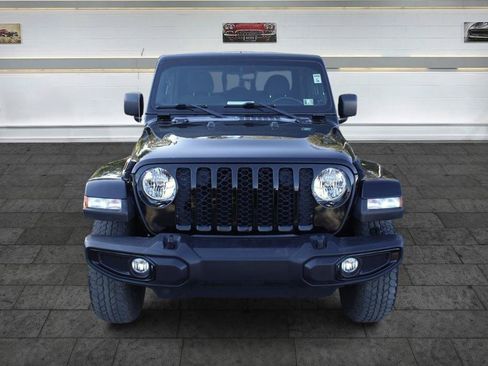 Used 2022 Jeep Gladiator Sport AWD/4WD image 2