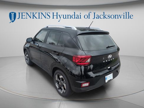 New 2026 Hyundai Venue SEL FWD image 5