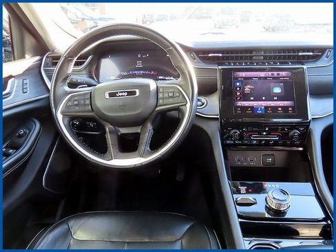 Used 2022 Jeep Grand Cherokee L Limited image 10