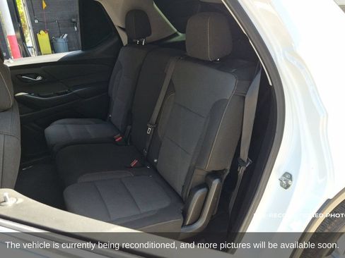 Used 2021 Chevrolet Traverse LT FWD image 12