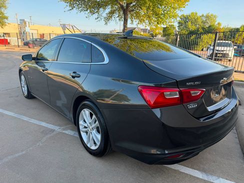 Used 2017 Chevrolet Malibu LT FWD image 6