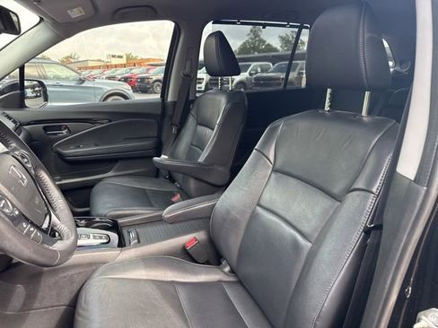 Used 2018 Honda Pilot Touring image 9