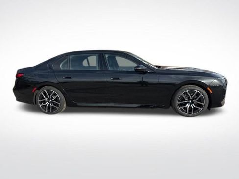 New 2026 BMW 740i xDrive image 2