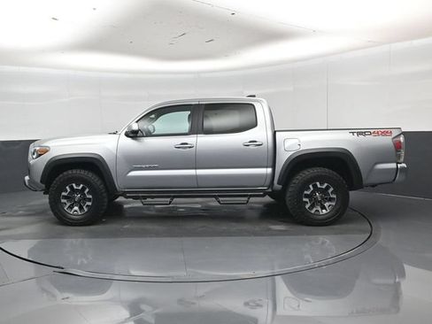 Used 2022 Toyota Tacoma TRD Off-Road AWD/4WD image 30