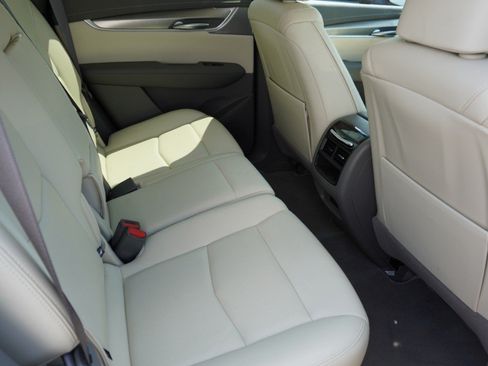 Used 2025 Cadillac XT5 Premium Luxury FWD image 12