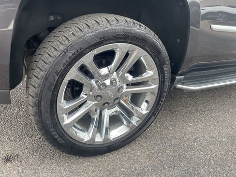 Used 2018 Cadillac Escalade Premium Luxury RWD image 14