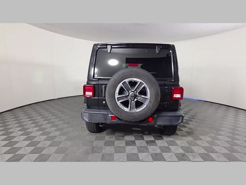Used 2019 Jeep Wrangler Unlimited Sahara AWD/4WD image 42