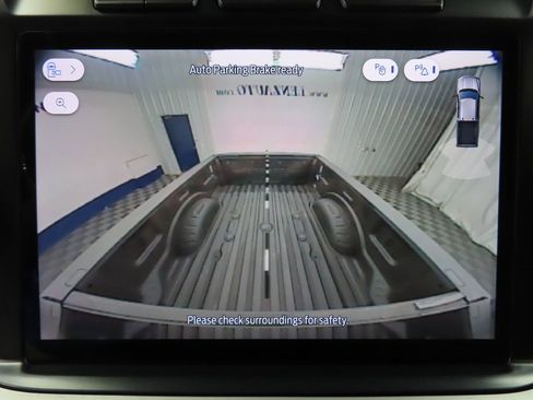 Used 2024 Ford F250 XLT w/ XLT Premium Package image 19