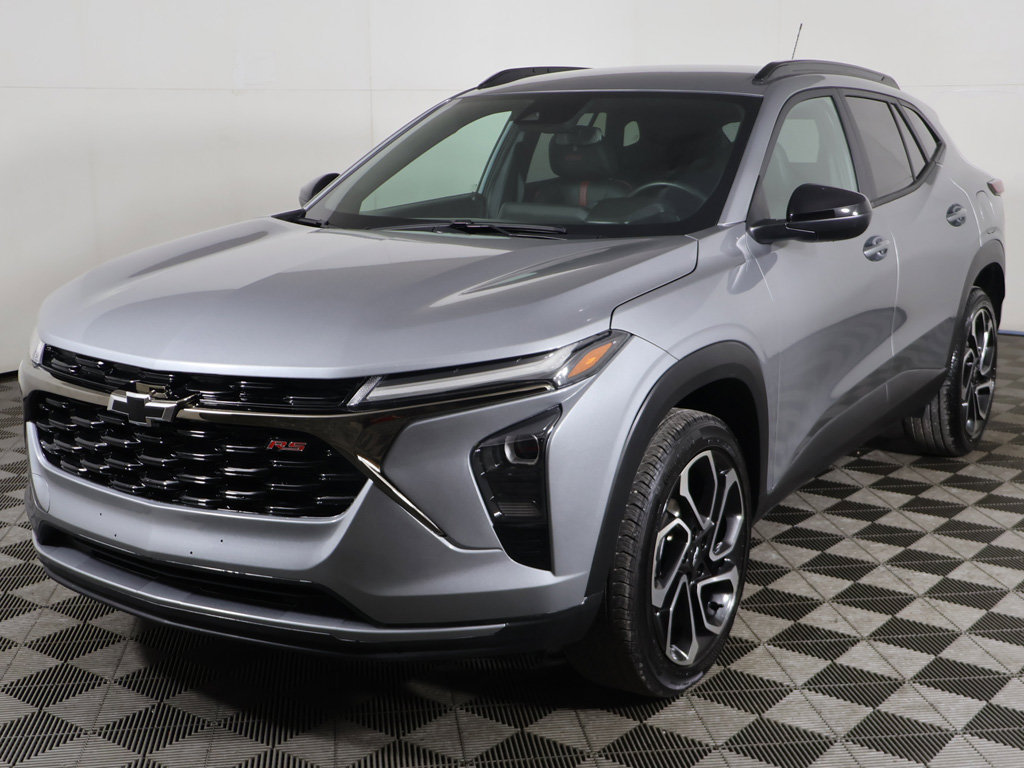 Used 2025 Chevrolet Trax RS FWD image 6
