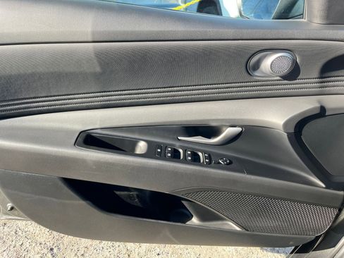 Used 2025 Hyundai Elantra SEL image 20