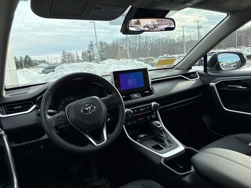 Used 2023 Toyota RAV4 XLE Premium image 28