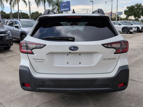 Used 2024 Subaru Outback Premium AWD/4WD image 5