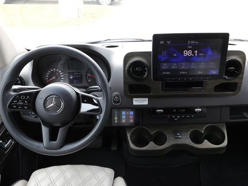 Used 2021 Mercedes-Benz Sprinter 3500 image 22