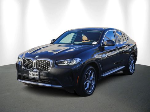 Used 2023 BMW X4 xDrive30i w/ Convenience Package image 3