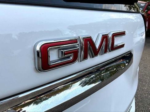 Used 2022 GMC Terrain SLE w/ Driver Convenience Package image 28