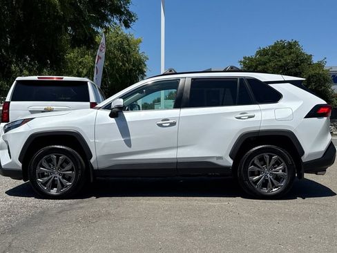Used 2024 Toyota RAV4 XLE Premium AWD/4WD image 6