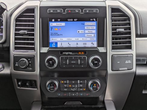 Used 2019 Ford F250 Platinum w/ Platinum Ultimate Package image 5